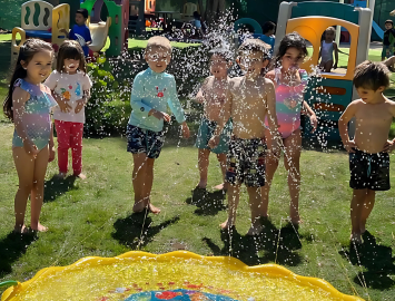 Juego de agua en verano