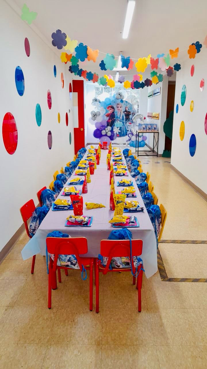 Celebración de cumpleaños temática Frozen